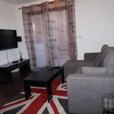 Ferienwohnung F1 De 36M2 Avec Terrasse Et Parking Privatif. La Roquette-sur-Siagne Exterior foto