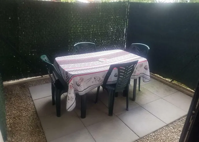 F1 De 36M2 Avec Terrasse Et Parking Privatif.