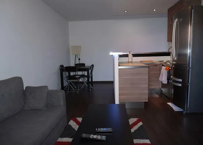 F1 De 36M2 Avec Terrasse Et Parking Privatif.