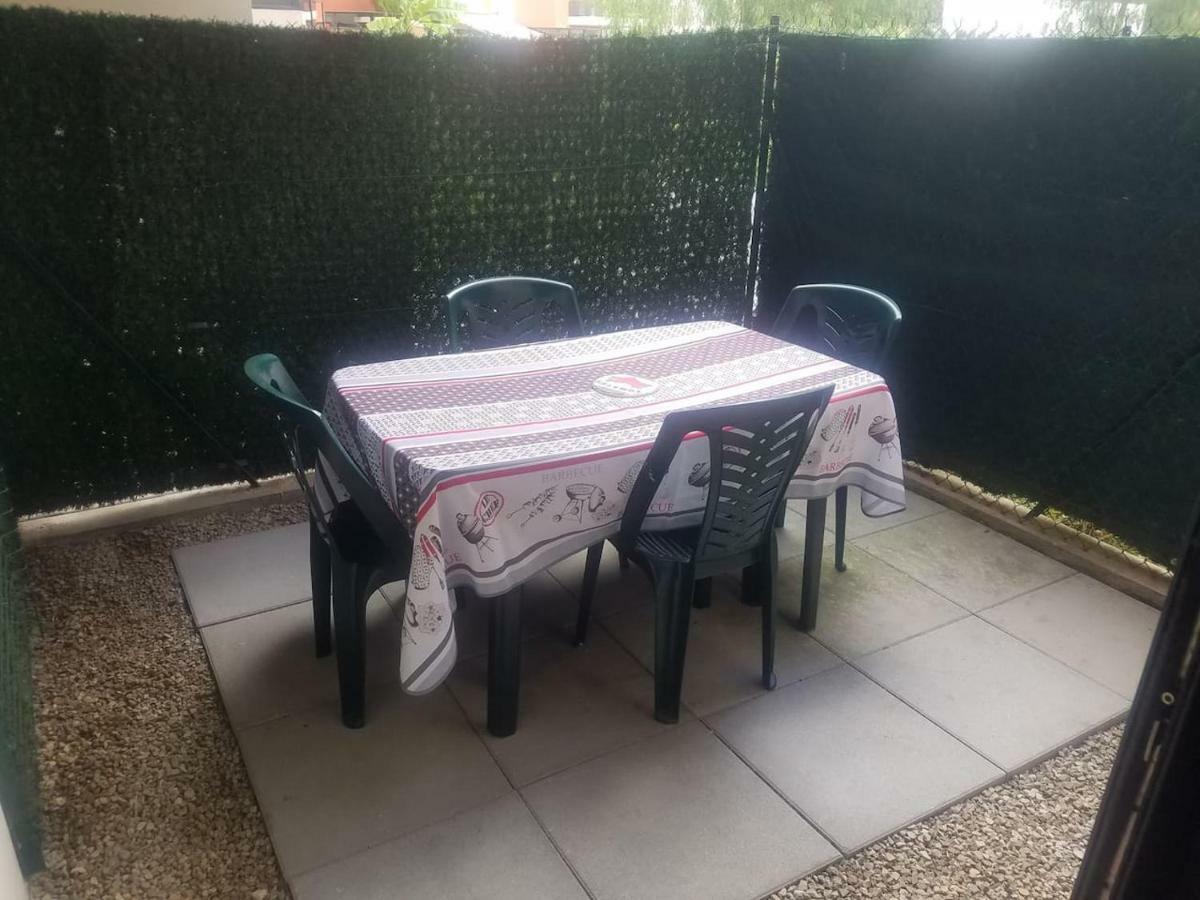 F1 De 36m2 Avec Terrasse Et Parking Privatif. *