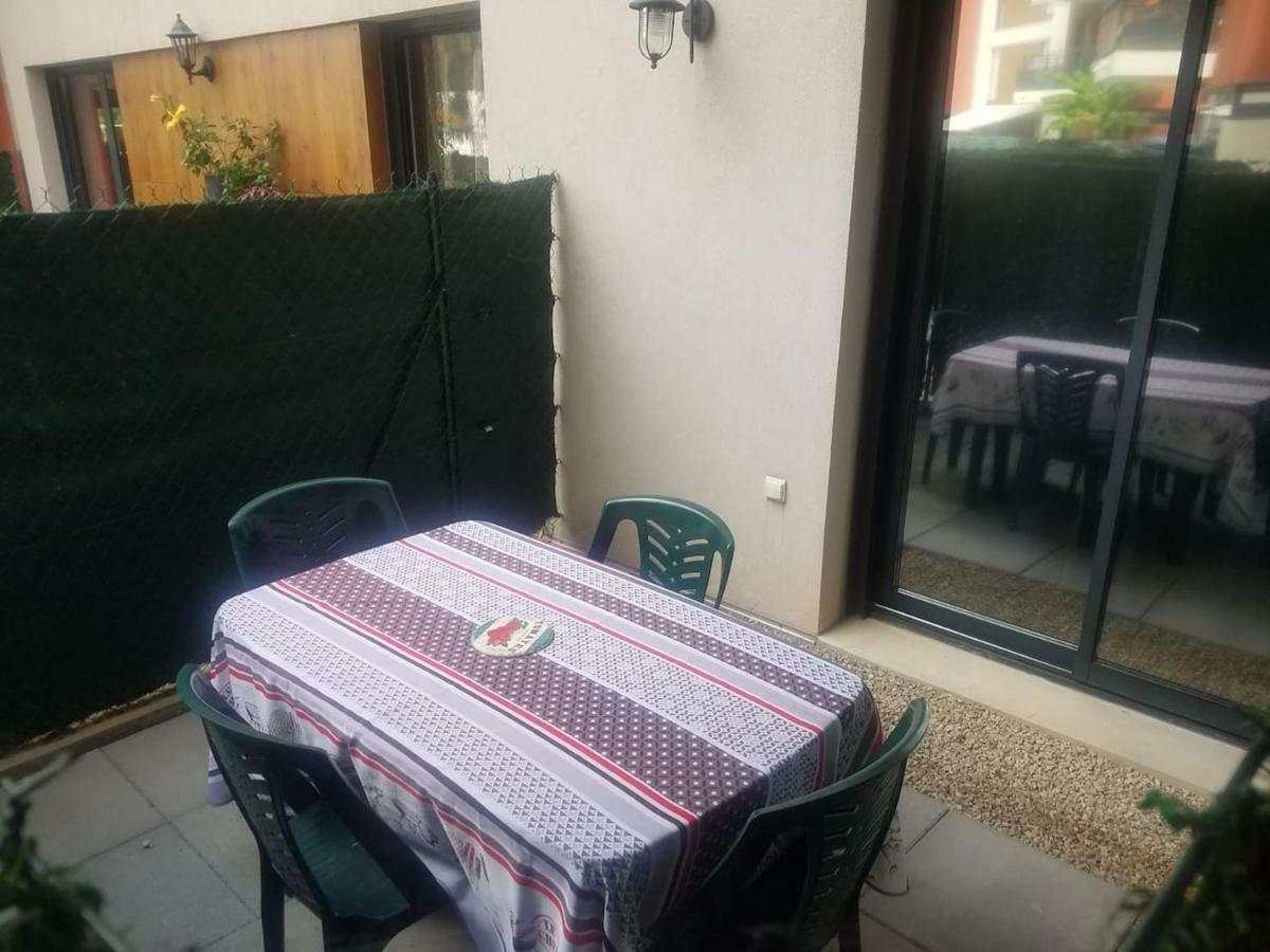 Apartment F1 De 36m2 Avec Terrasse Et Parking Privatif.